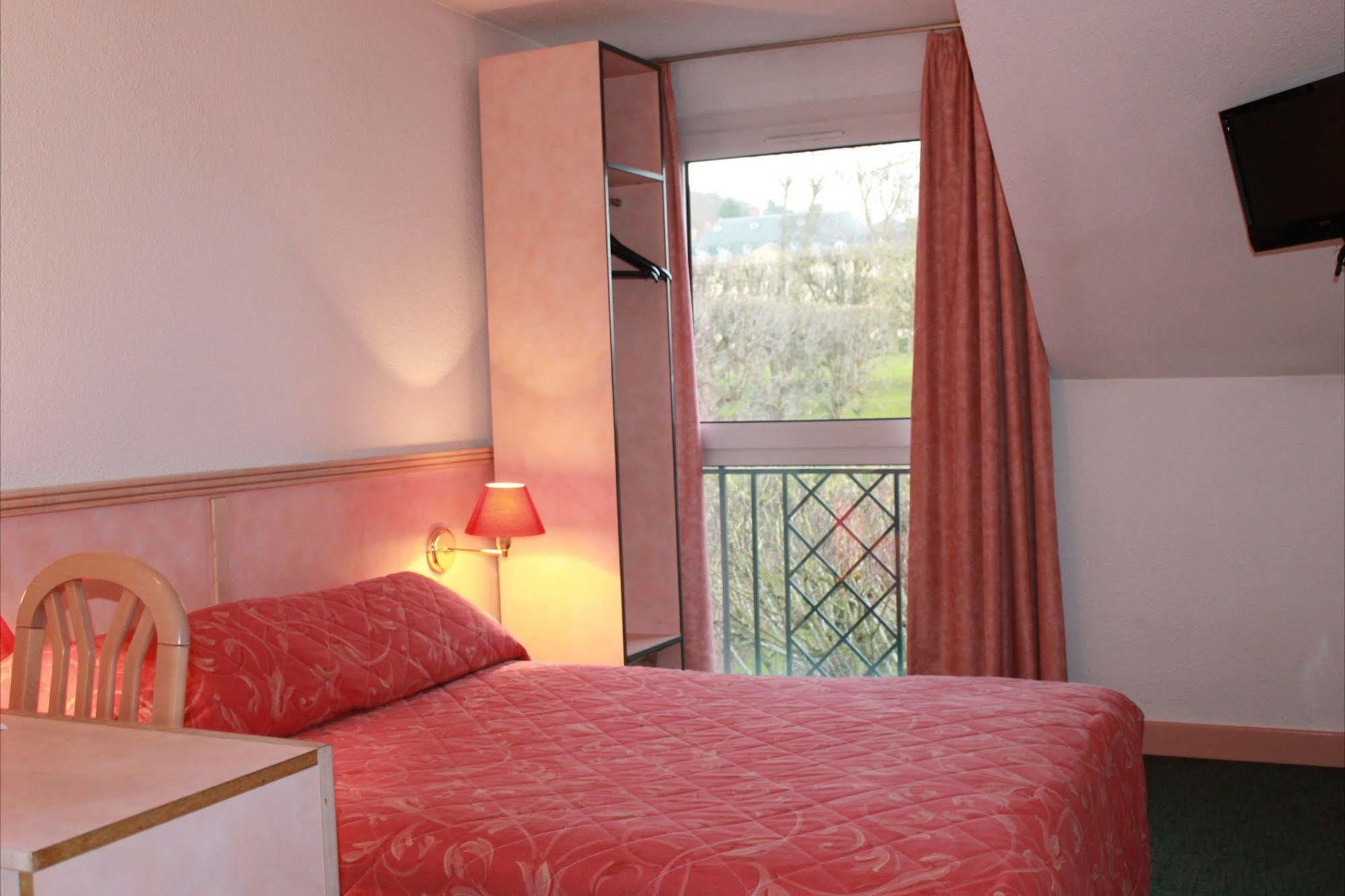 Hotel Le Village Gif-sur-Yvette Bagian luar foto